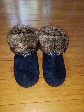 Isotoner Faux Fur Linned Slippers Size 9 5-10